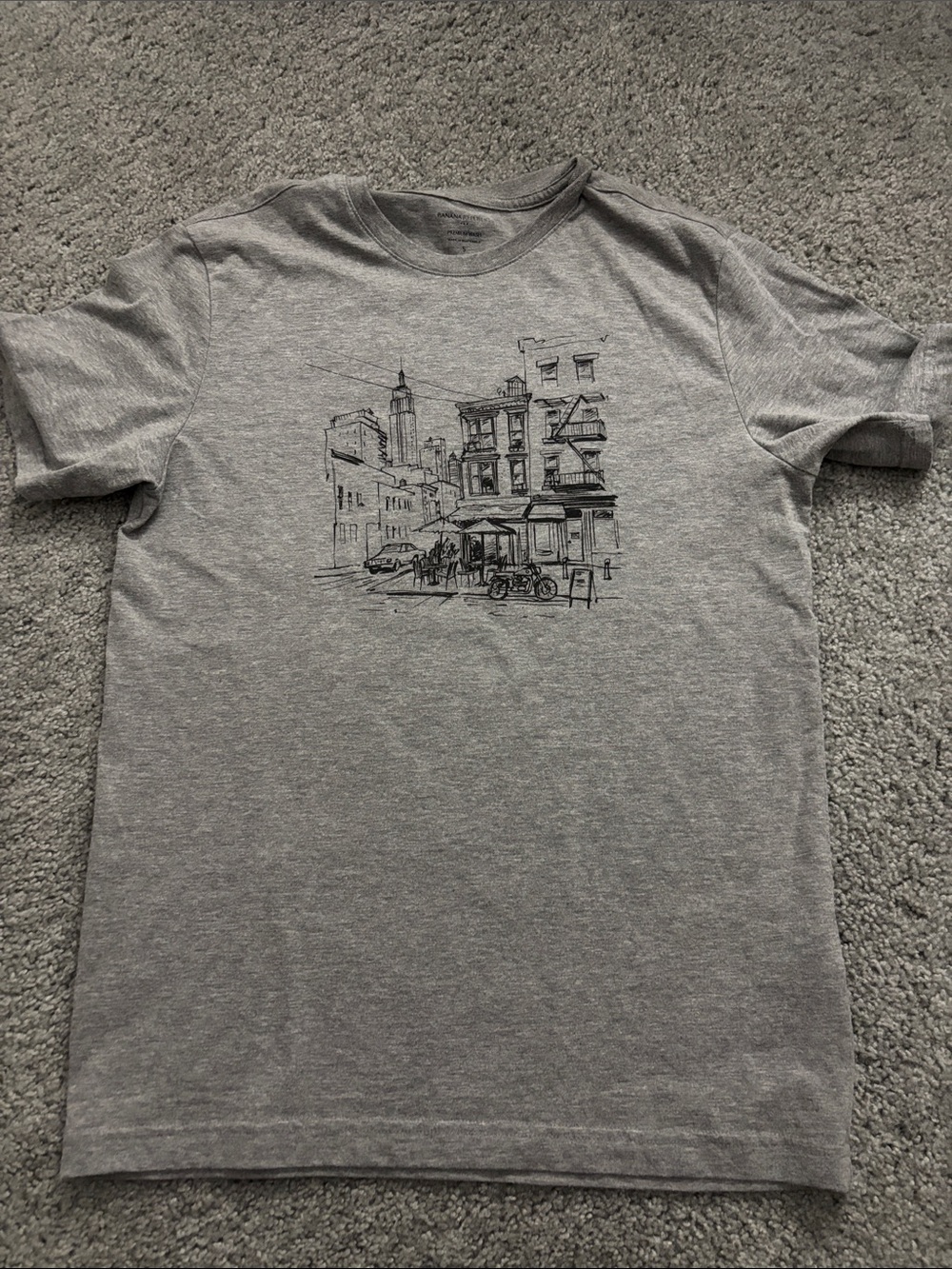 Men’s Banana Republic Factory Grey Graphic Cityscape Tee Small - EUC